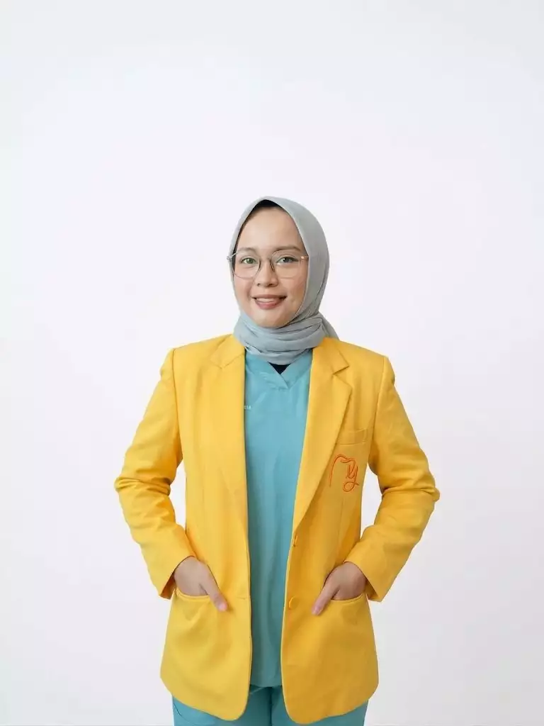 dr. Clara Juniasari - Dokter Gigi Klinik Utama My Dental Bandung